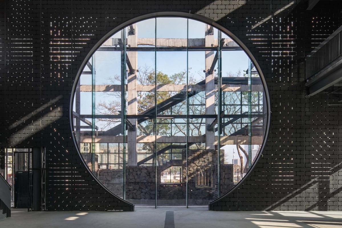 Opposite_View_-_Ruin_Garden_from_the_Hall.jpg Opposite_View_-_Ruin_Garden_from_the_Hall.jpg